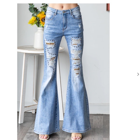 Oli and Hali “ Darcy “ Oli & Hali  STUD DETAIL STRECHY FLARE DENIM JEANS 80 - Picture 1 of 7